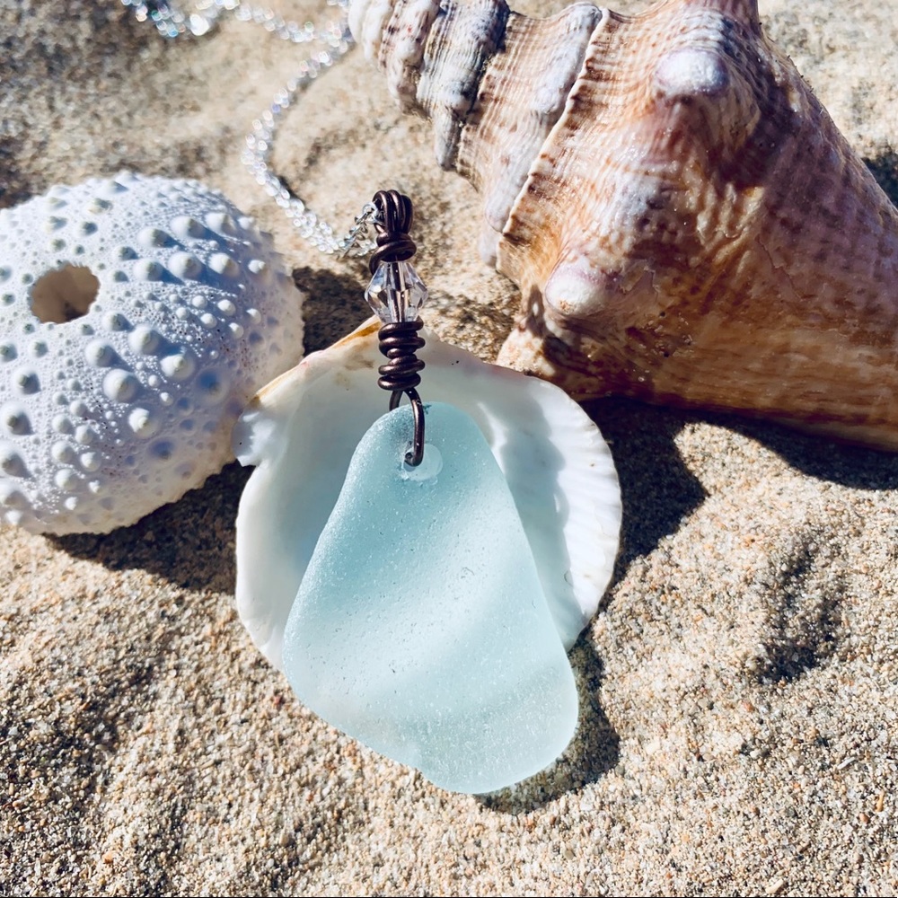 Into The Caribbean Seaglass Necklace - Picture 6 of 7